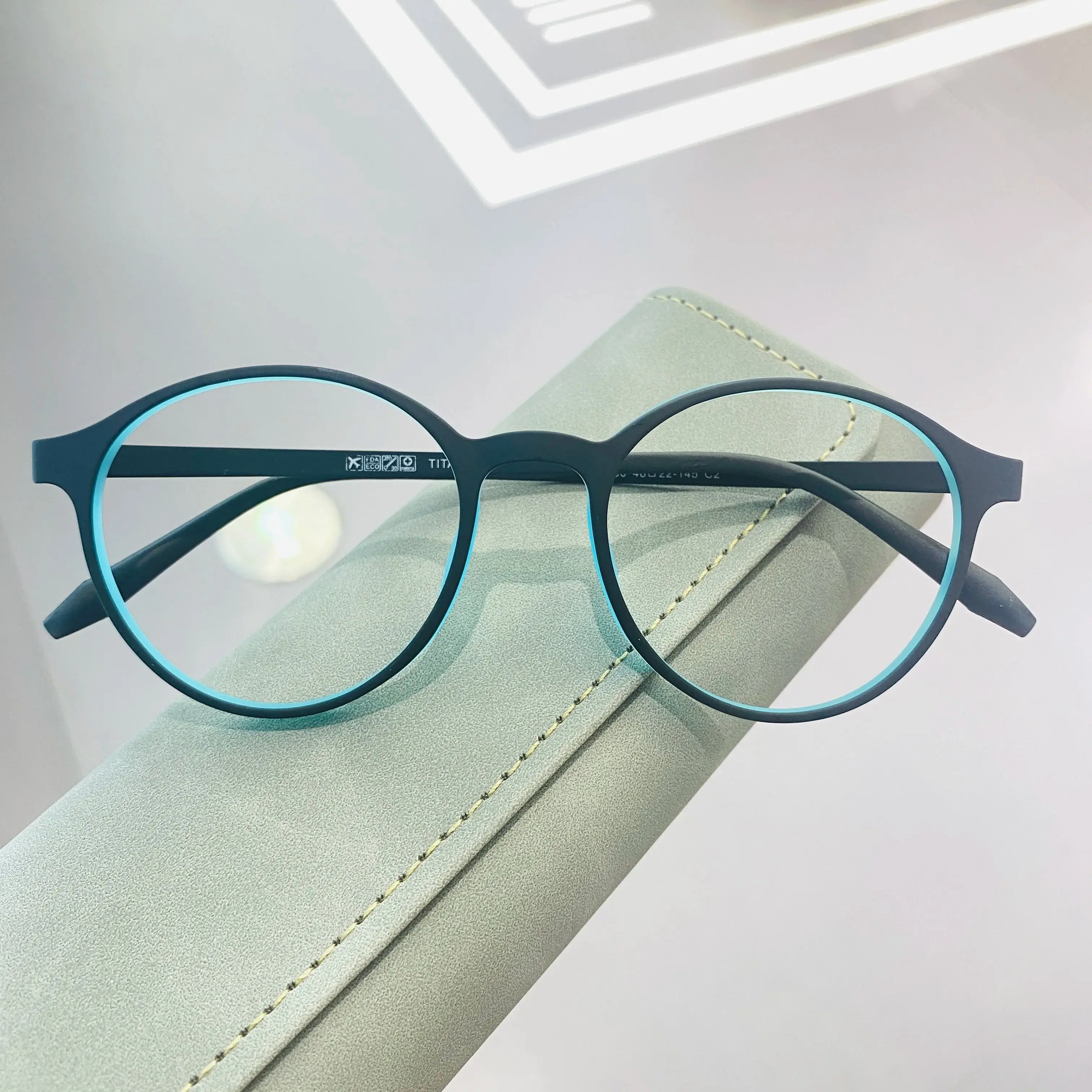  Round Eyeglasses for Men and Women